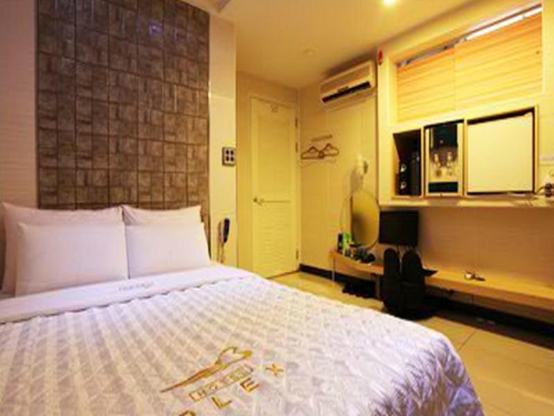 Plex Hotel 2*