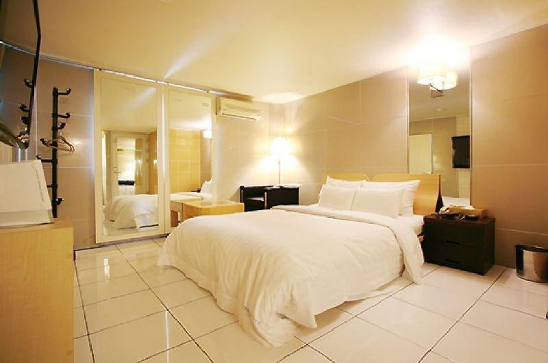 Hotel Plex