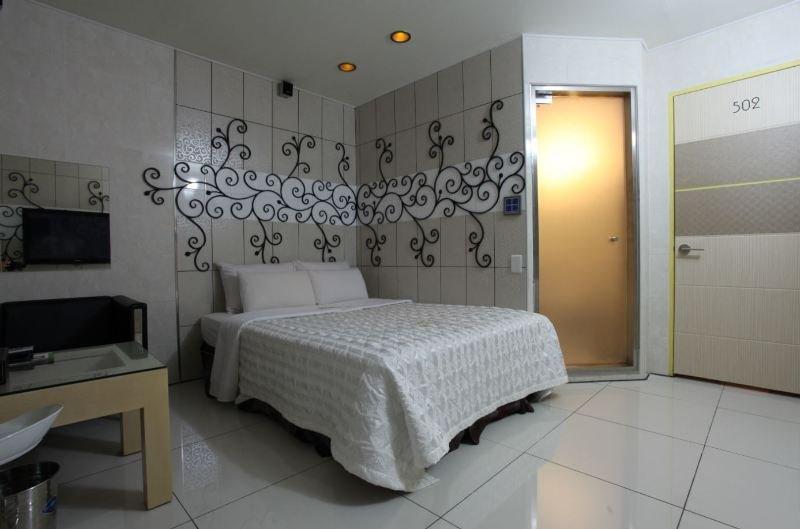 Plex 2* Seoul