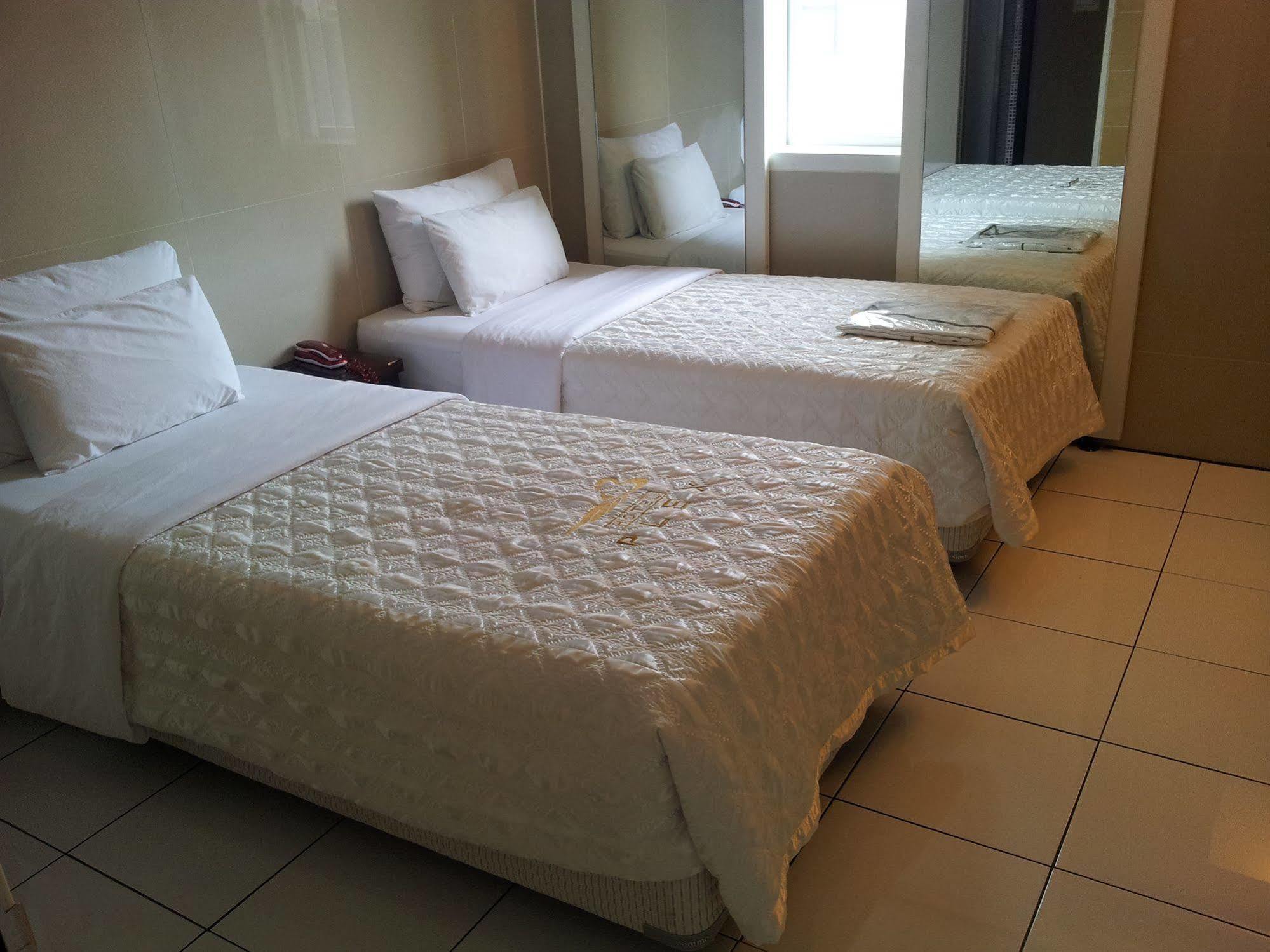 Plex Hotel 2*