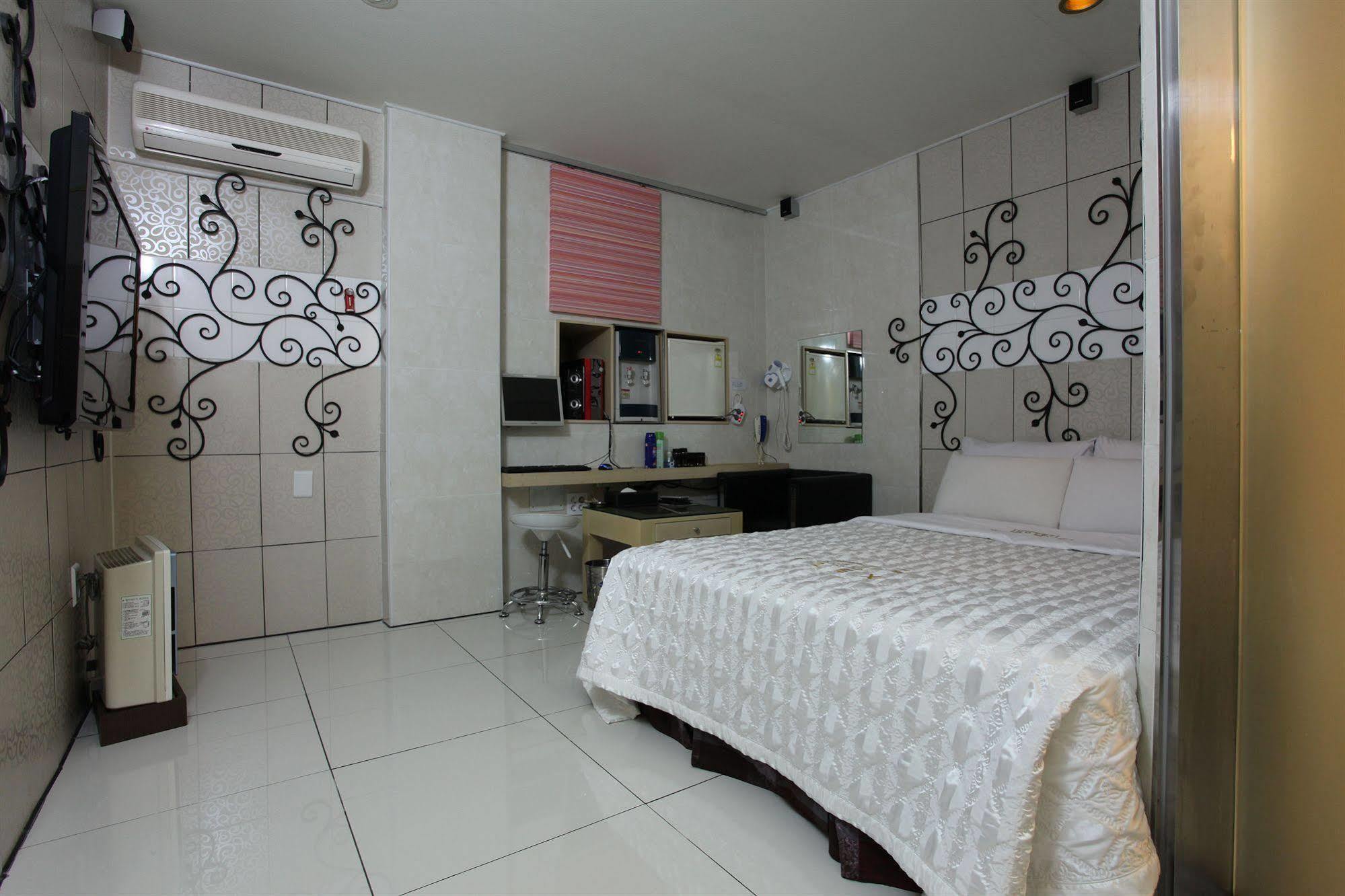 Plex Hotel
